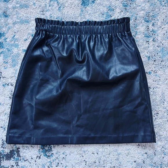 LOFT Dresses & Skirts - NWT Loft Faux Leather Skirt